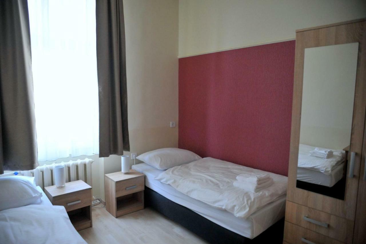 Hotel Piros Arany Panzio Kalocsa Zewnętrze zdjęcie