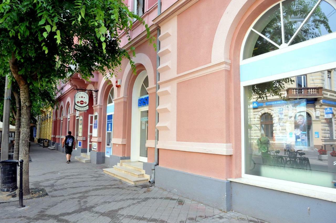 Hotel Piros Arany Panzio Kalocsa Zewnętrze zdjęcie