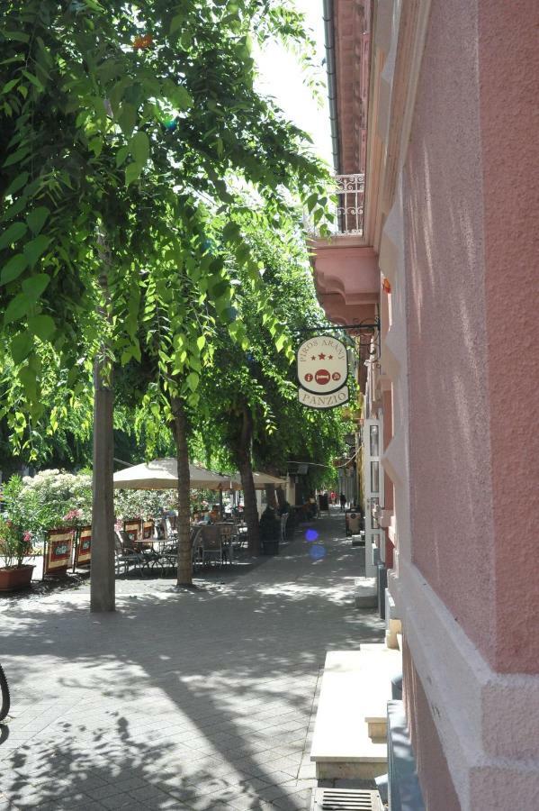 Hotel Piros Arany Panzio Kalocsa Zewnętrze zdjęcie