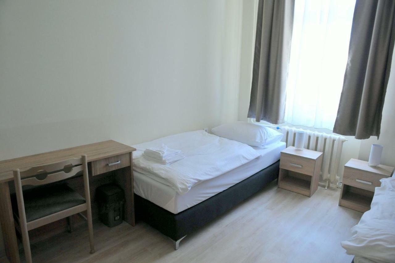 Hotel Piros Arany Panzio Kalocsa Zewnętrze zdjęcie