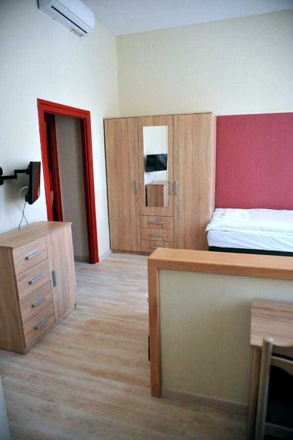 Hotel Piros Arany Panzio Kalocsa Zewnętrze zdjęcie