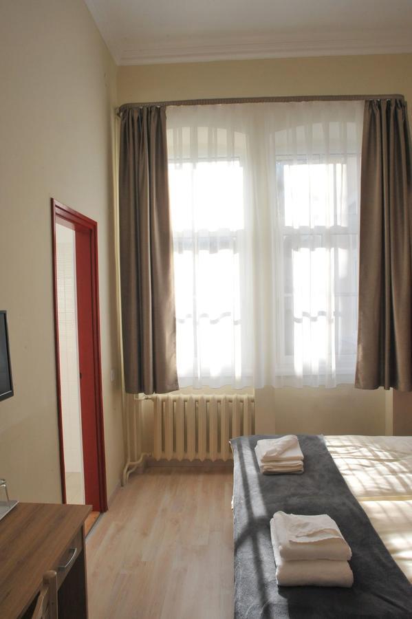 Hotel Piros Arany Panzio Kalocsa Zewnętrze zdjęcie