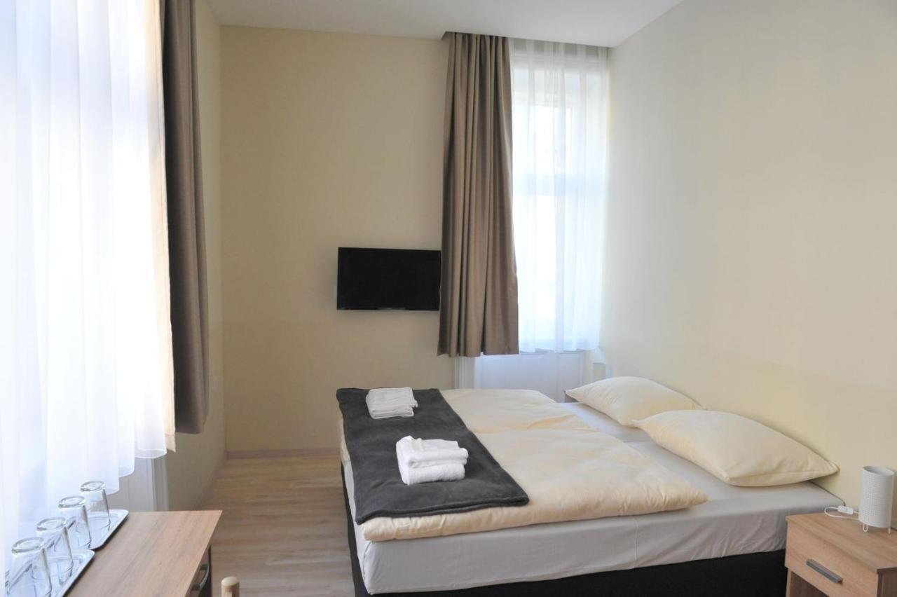 Hotel Piros Arany Panzio Kalocsa Zewnętrze zdjęcie